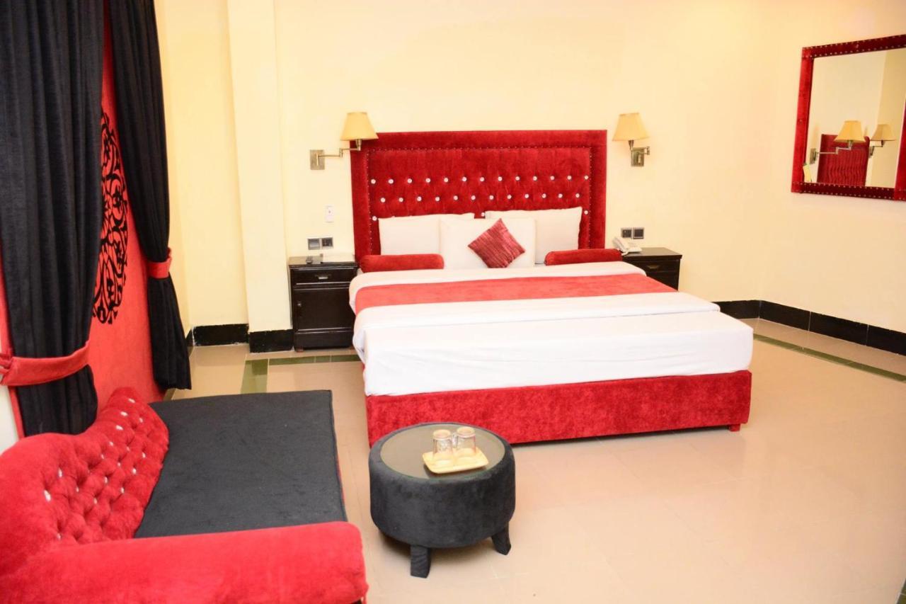 Hotel Move-N-Pick Murree Exterior photo