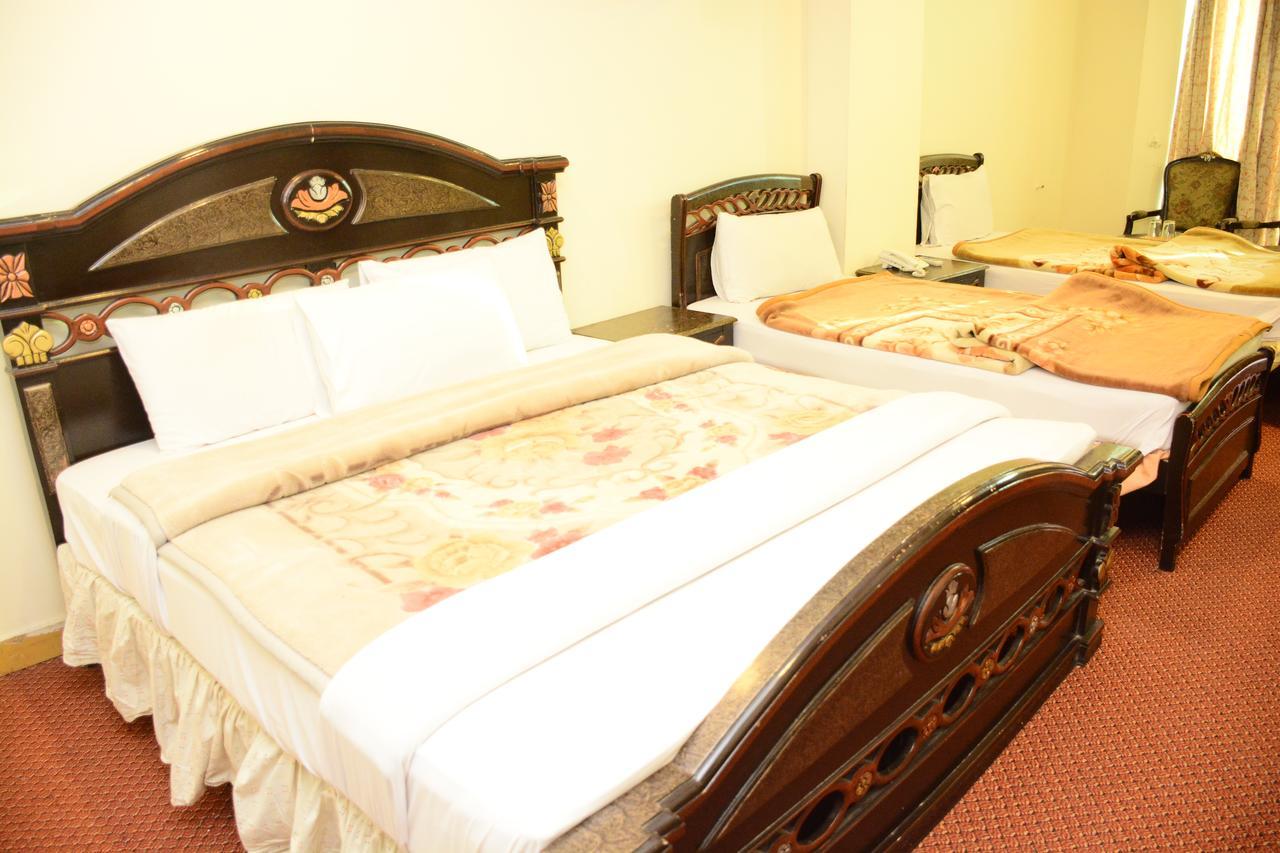 Hotel Move-N-Pick Murree Exterior photo