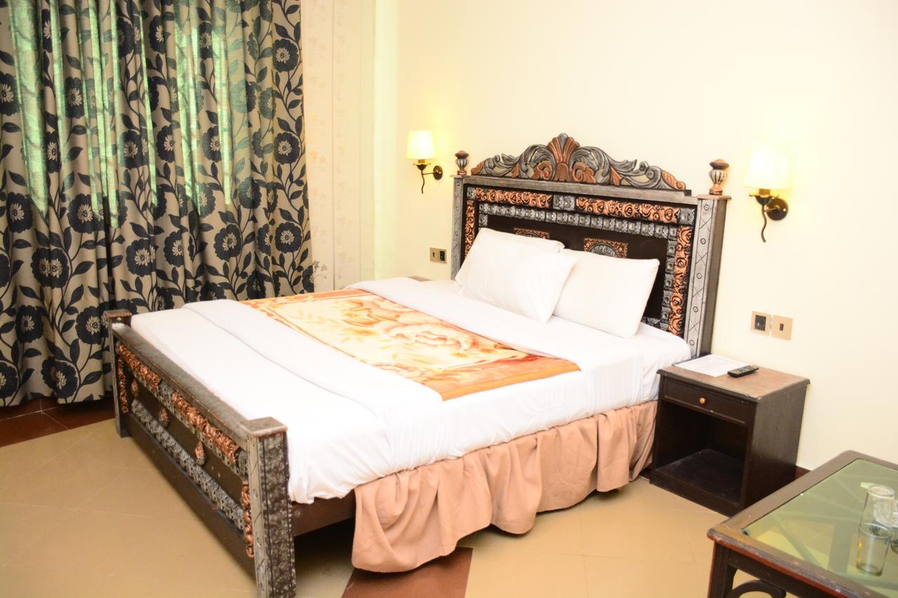 Hotel Move-N-Pick Murree Exterior photo