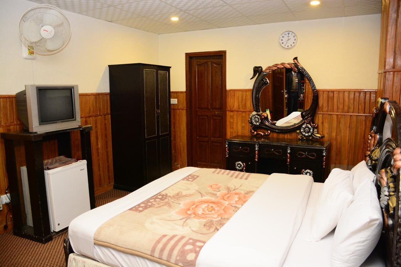 Hotel Move-N-Pick Murree Exterior photo