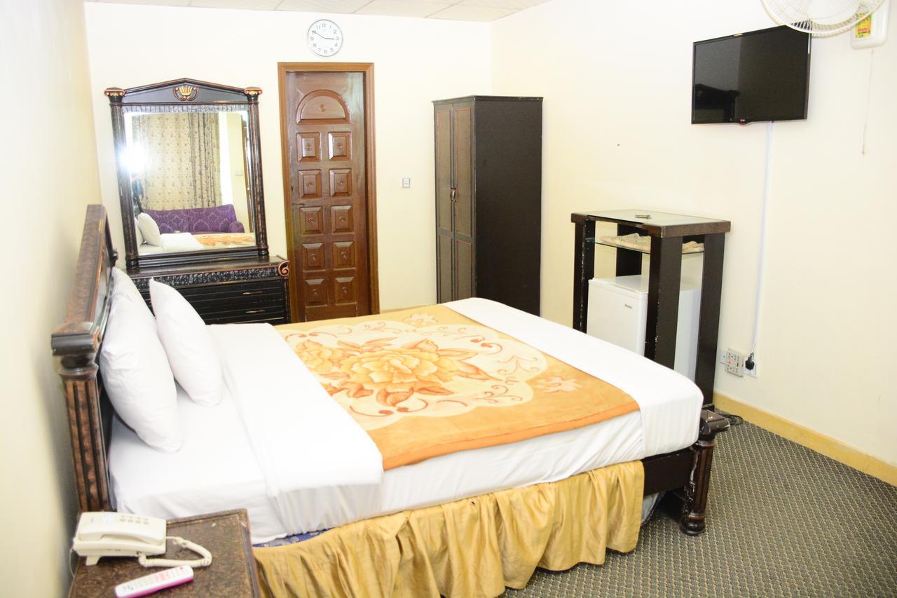 Hotel Move-N-Pick Murree Exterior photo