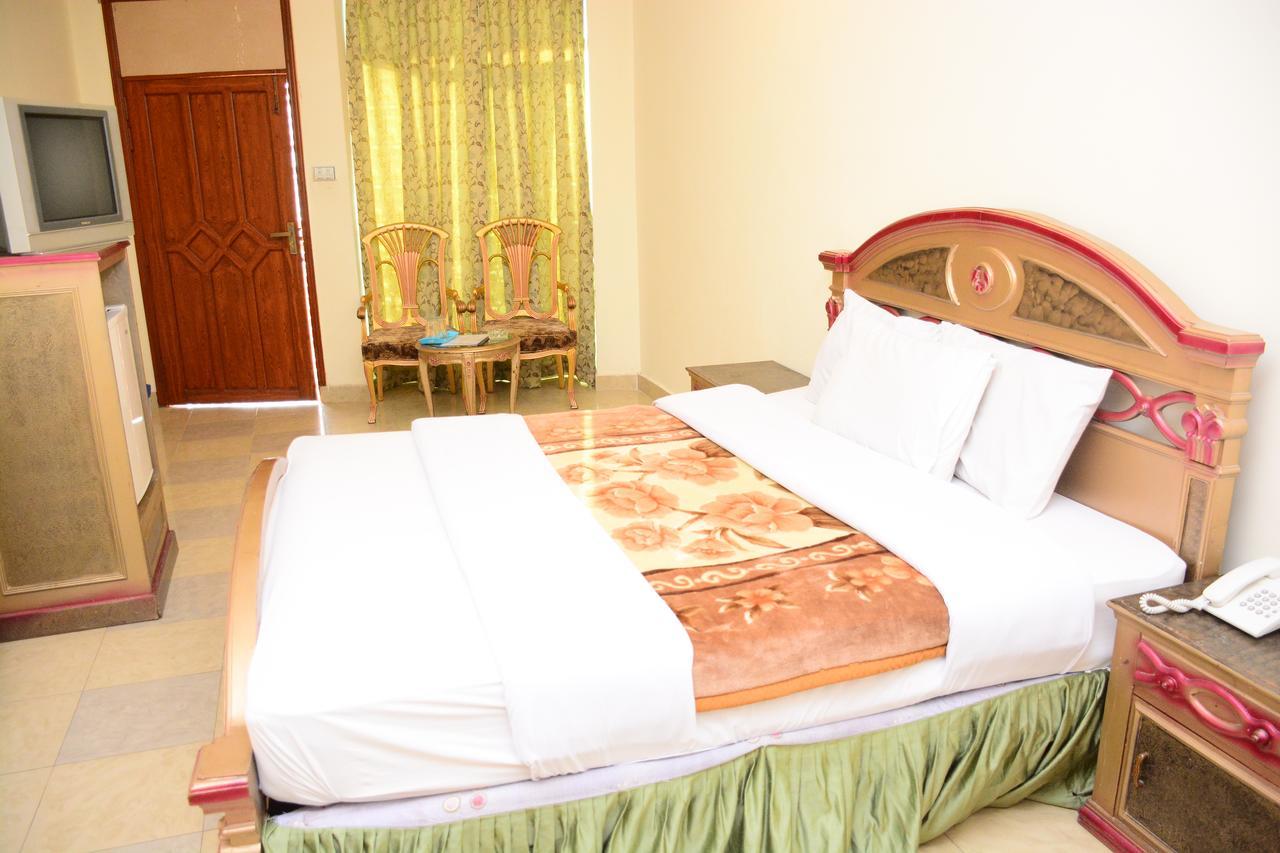 Hotel Move-N-Pick Murree Exterior photo