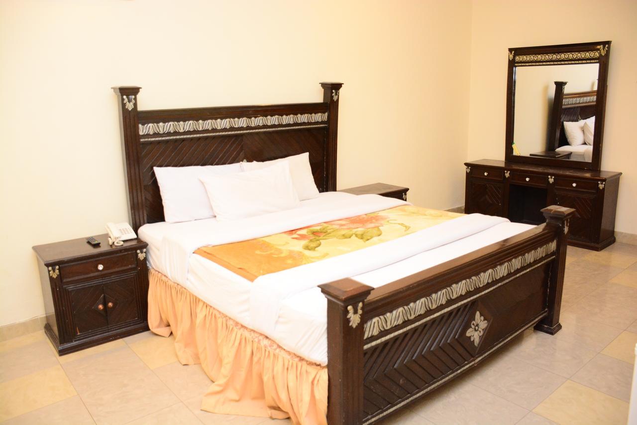 Hotel Move-N-Pick Murree Exterior photo