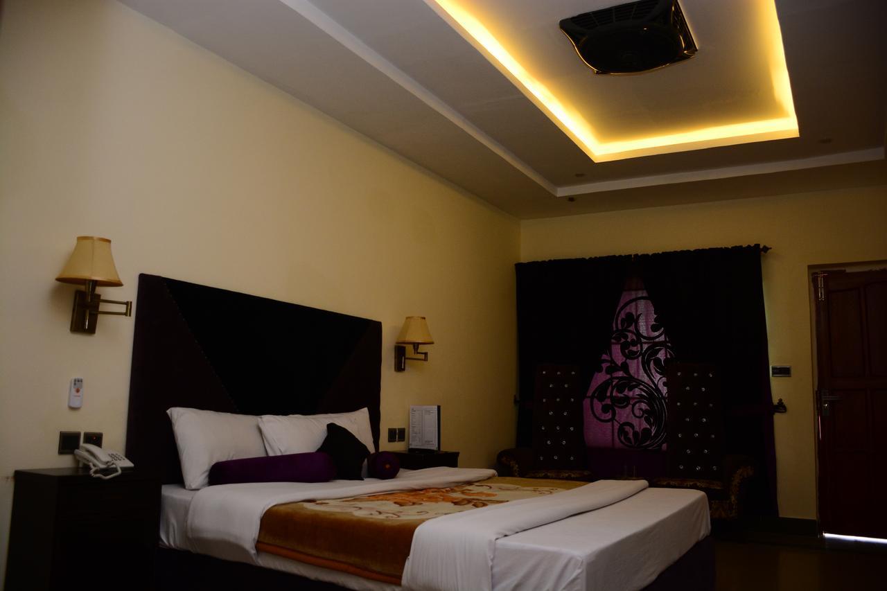 Hotel Move-N-Pick Murree Exterior photo